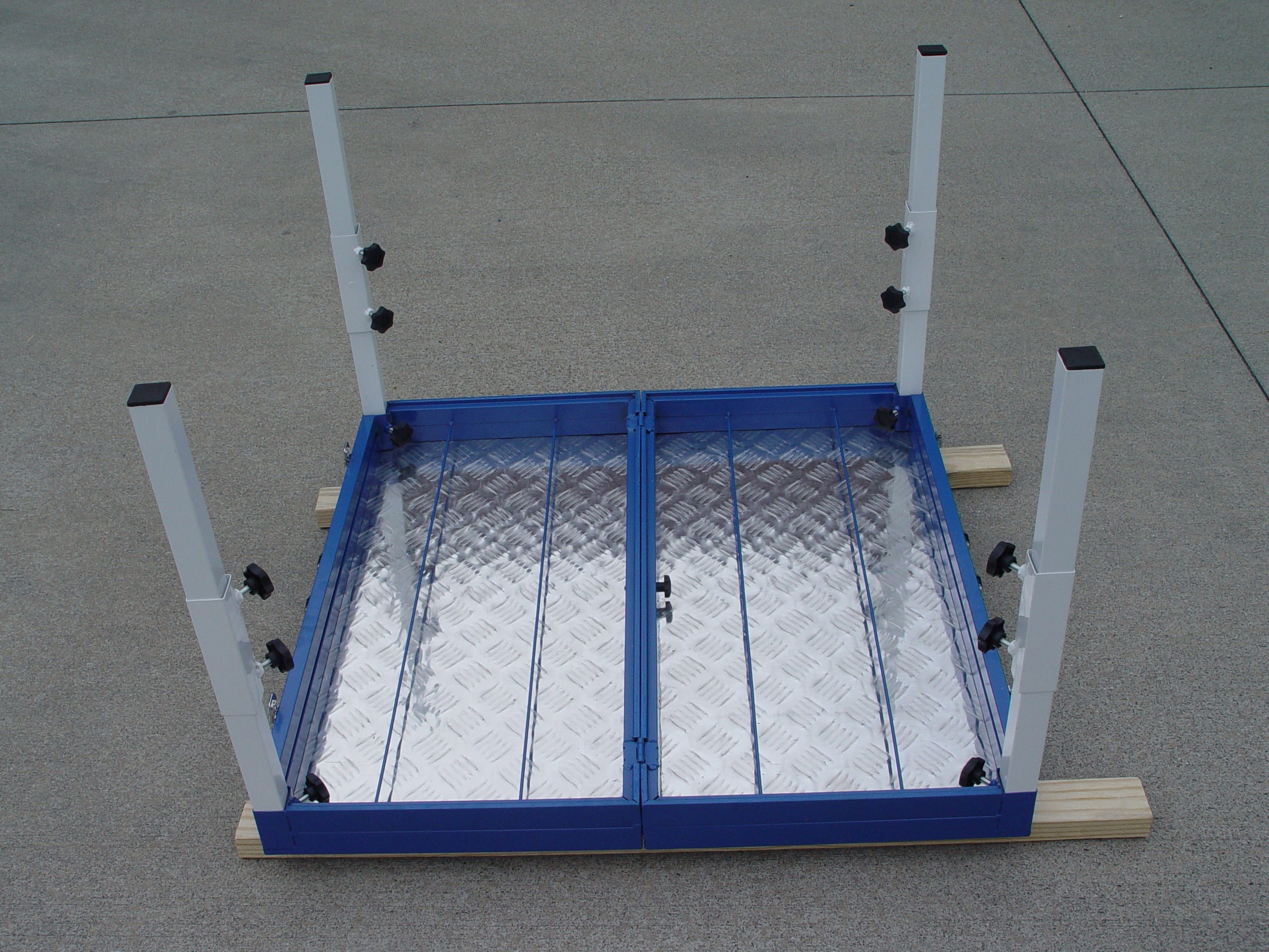 *30" Rubber Top Foldable / Portable Agility Pause Table - Dog Agility USA
