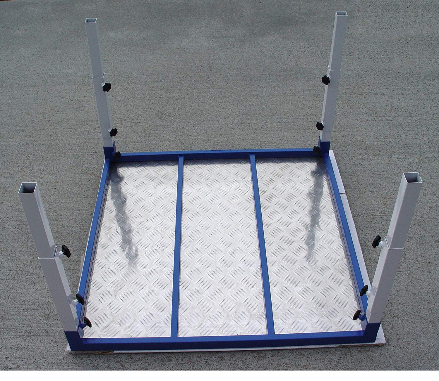 Clearance!  35&quot; Pause Table with Rubber Top - Dog Agility USA